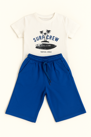 Erkek Çocuk Yazlık Plaj Esintisi Kombini – Tişört & Mavi Cepli Şort