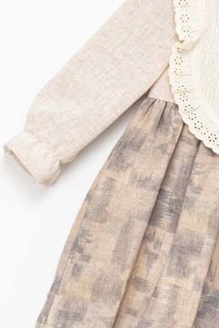 Kız Çocuk Dantel Yakalı Örgü Ön Panelli Uzun Kollu Elbise – Bej & Kahve Tonları