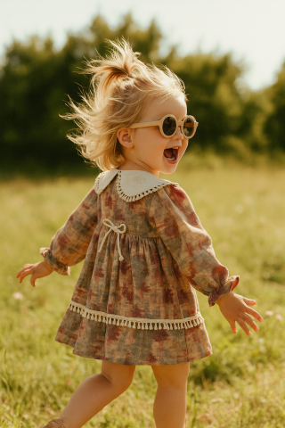 Kız Çocuk Dantel Yakalı Uzun Kollu Elbise – Kahverengi & Bej Tonları