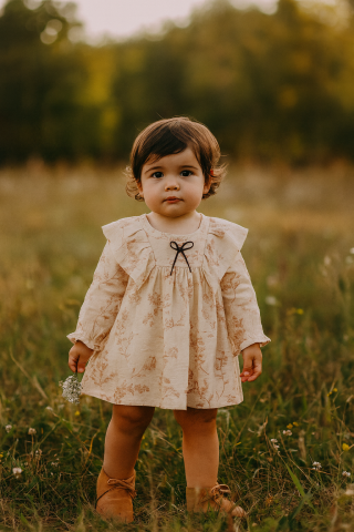 Kız Çocuk Bej Dantel Detaylı Fırfır Yaka Çiçek Desenli Elbise
