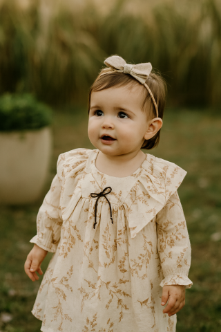 Kız Çocuk Bej Fırfır Yaka Fiyonk Detaylı Dantel Elbise