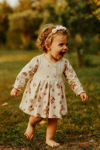 Kız Çocuk Puantiyeli Çiçek Desenli Elbise – Krem / Gül Desen